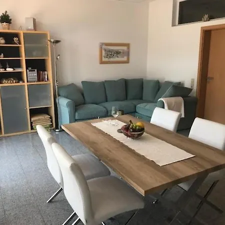 Holidayhaus Luetsche Apartment *